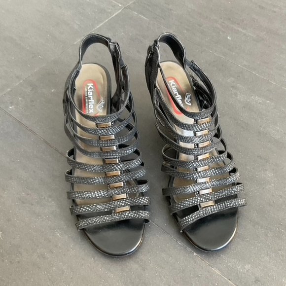 Strappy sandals - Picture 3 of 6